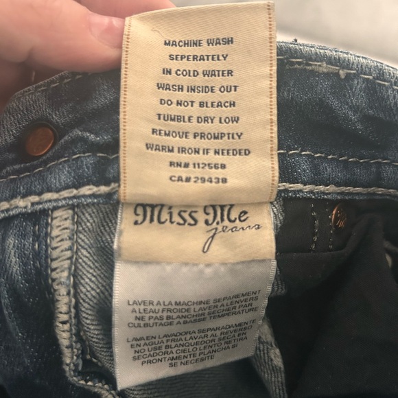 Pre-Owned. In excellent condition. Size 30. Miss Me jeans. - Picture 6 of 15